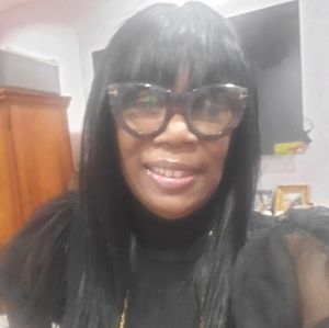 Meet your Posher, Yvette